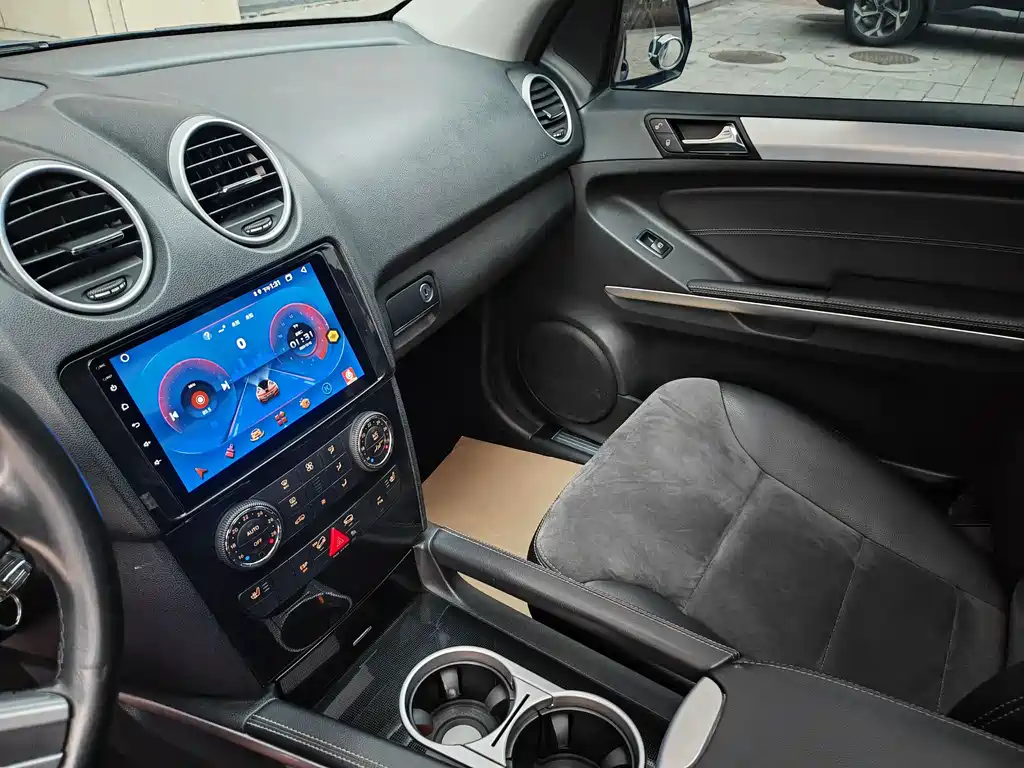 Mercedes-Benz M-Class 2010 — фото 12