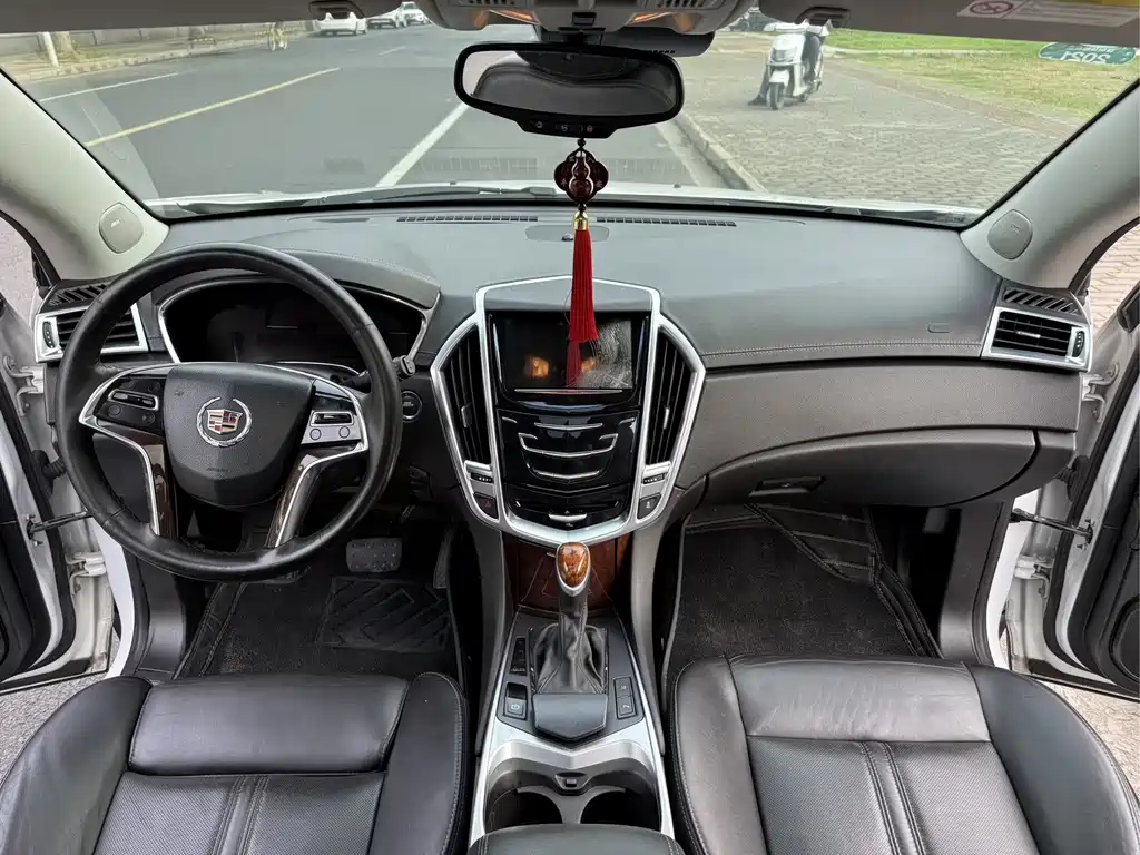 Cadillac SRX 2015 — фото 9