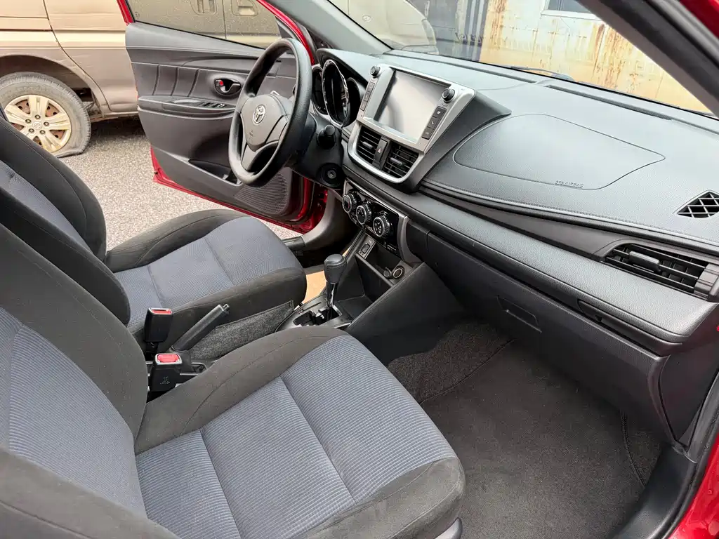 Toyota Yaris L 2019 — фото 9