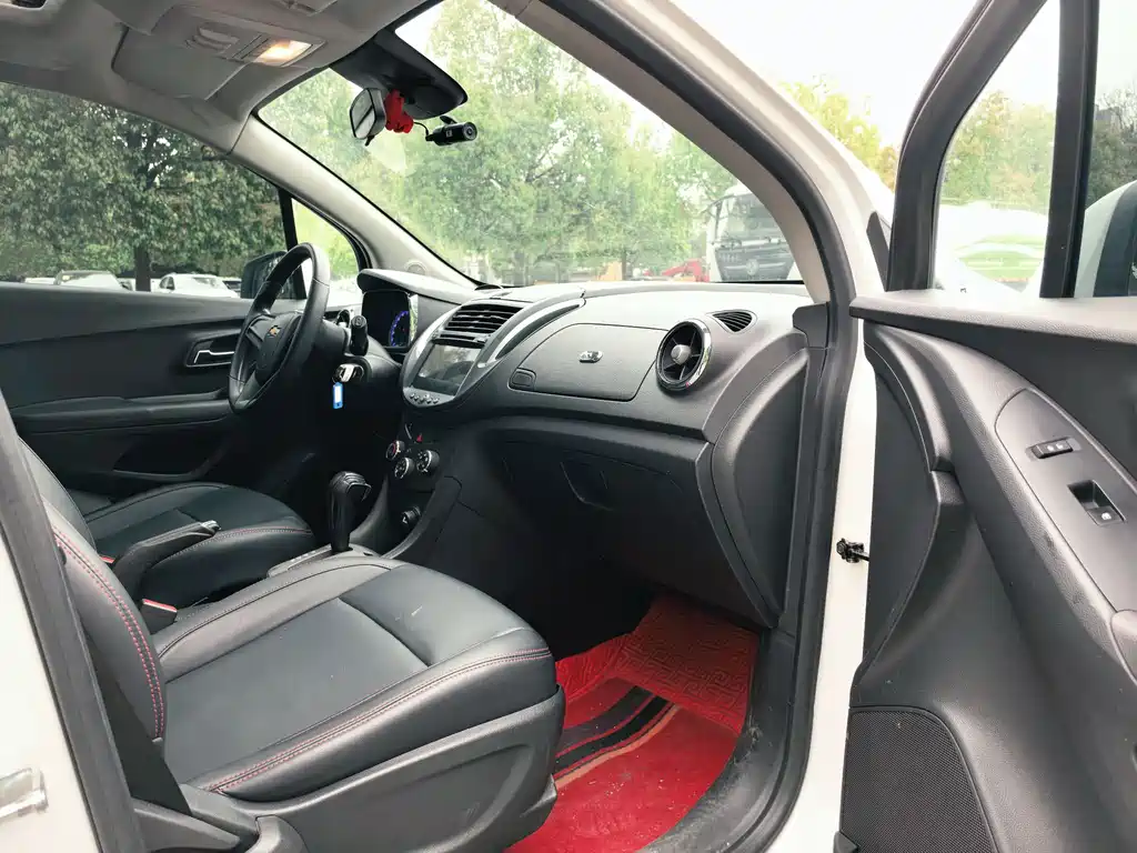 Chevrolet Trax 2016 — фото 15