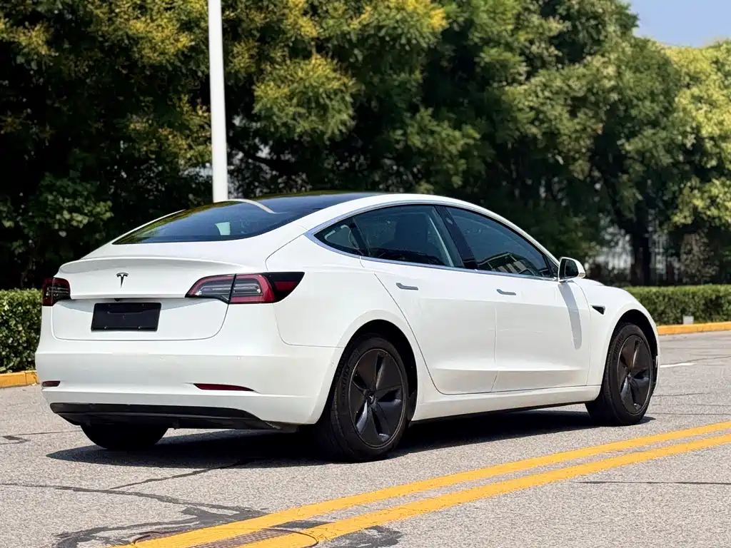 Tesla Model 3 2019 — фото 22