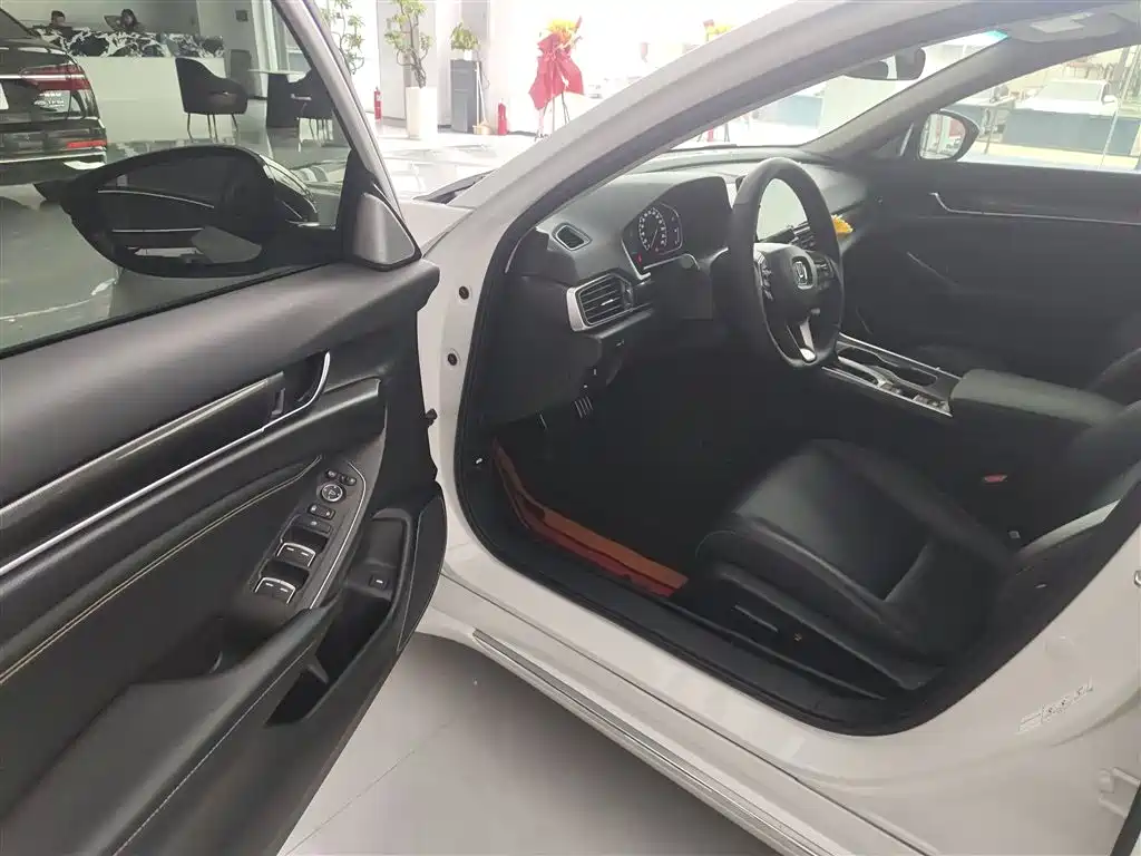 Honda Accord 2022 — фото 16