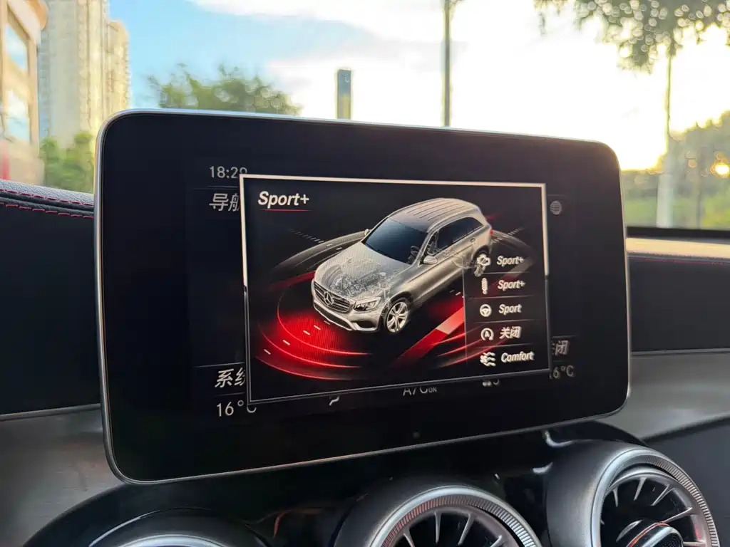 Mercedes-Benz GLC AMG 2018 — фото 12