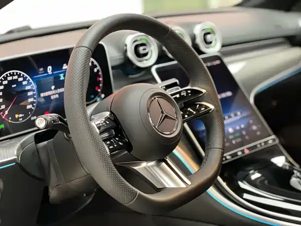 Mercedes-Benz C-Class 2025