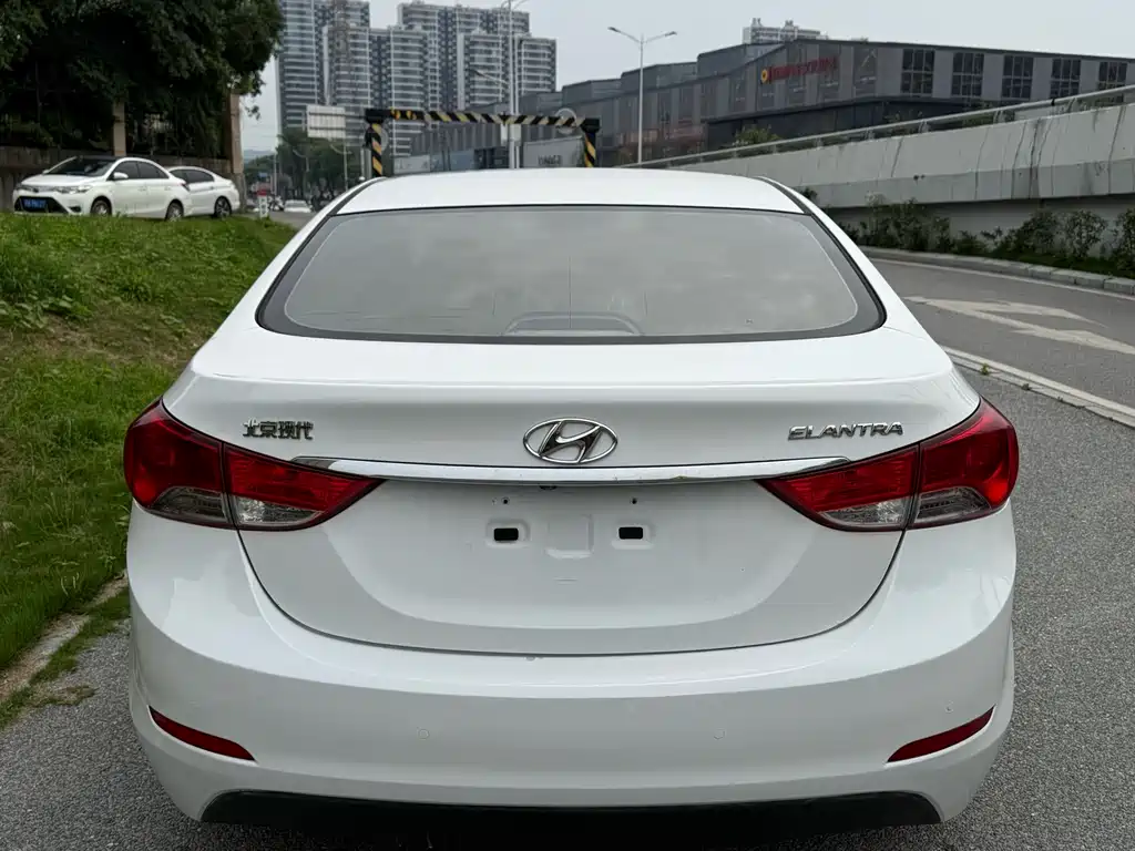 Hyundai Elantra 2015