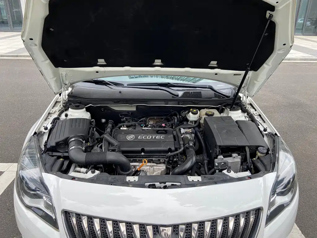 Buick Regal 2017 — фото 18