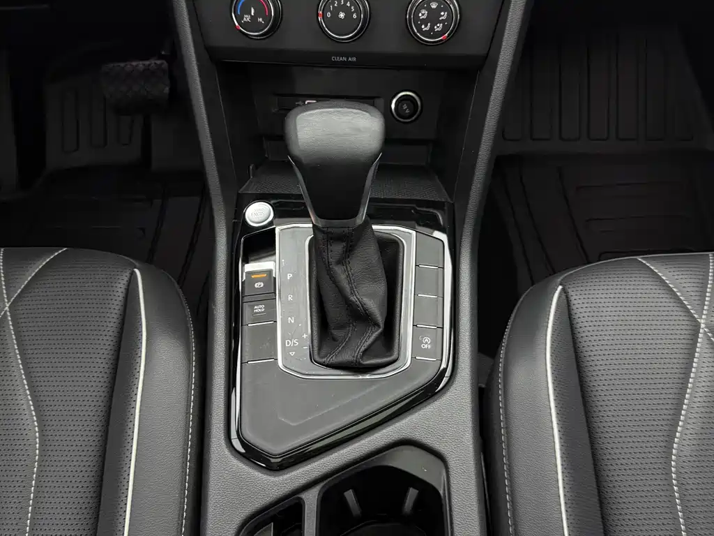 Volkswagen Tiguan L 2022 — фото 10