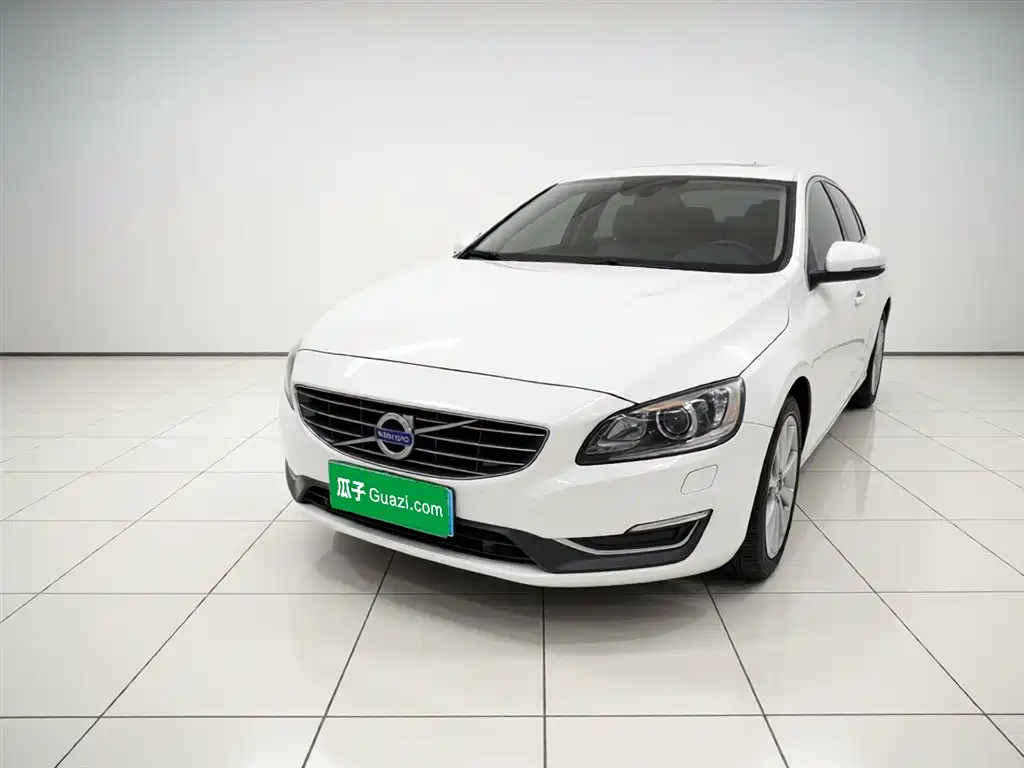 Volvo S60 2015 — фото 2