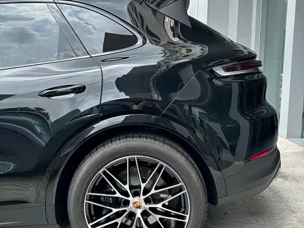 Porsche Cayenne 2025