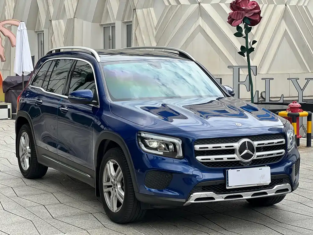 Mercedes-Benz GLB 2023