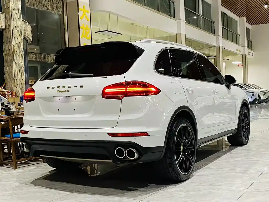 Porsche Cayenne 2016 — фото 4