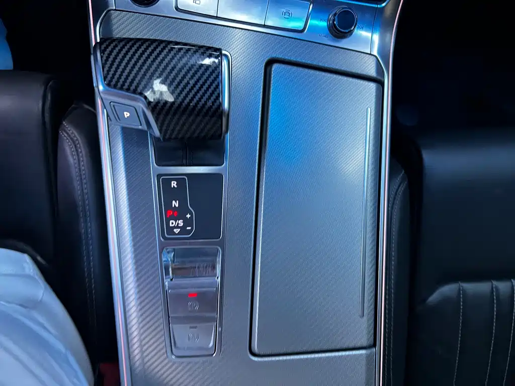 Audi A6L 2023 — фото 10