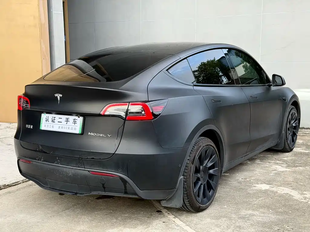 Tesla Model Y 2023 — фото 9