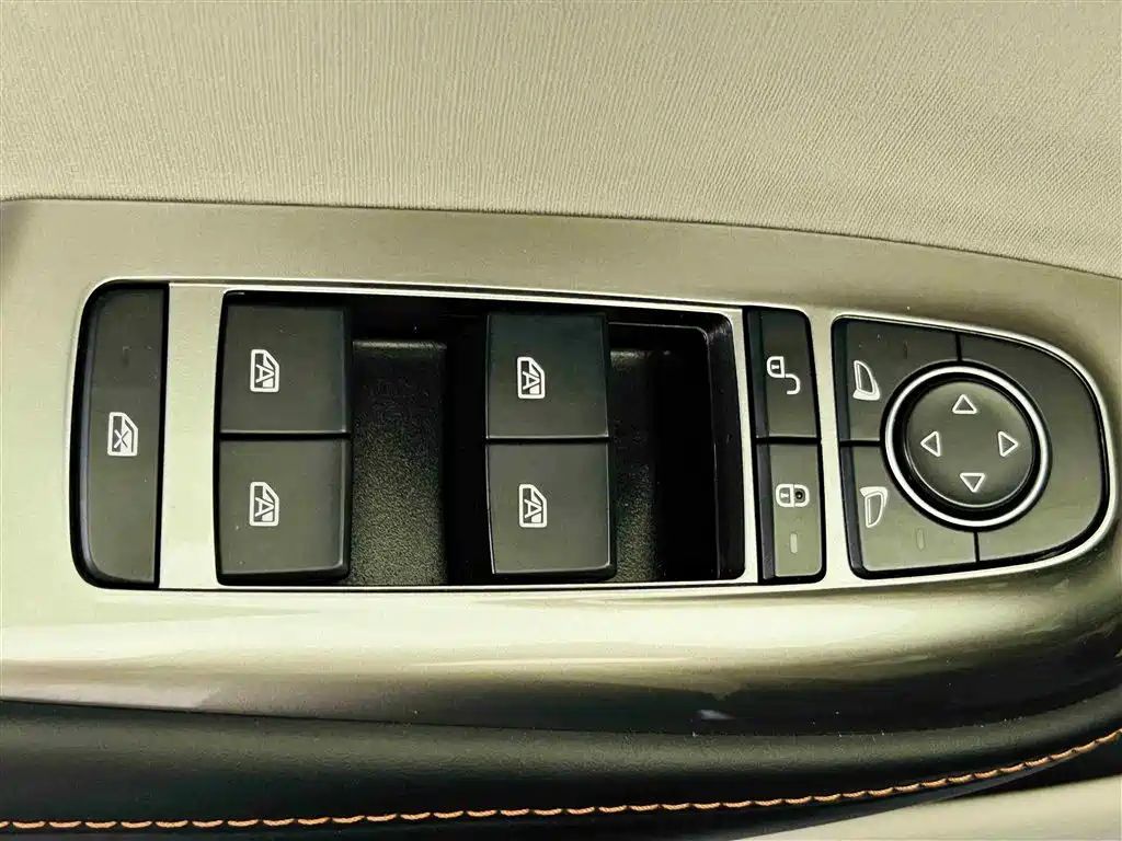 BYD Dolphin 2023 — фото 18