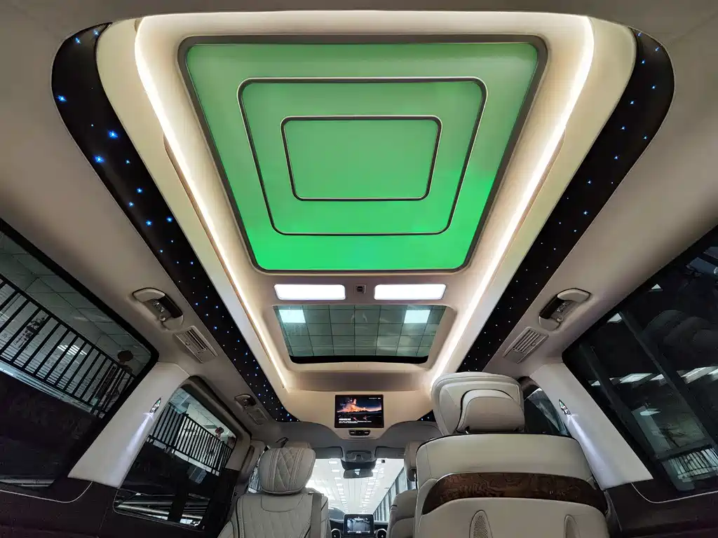 Mercedes-Benz V-Class 2020 — фото 23