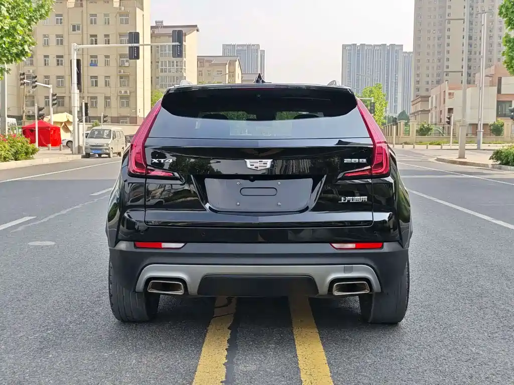 Cadillac XT4 2022 — фото 15