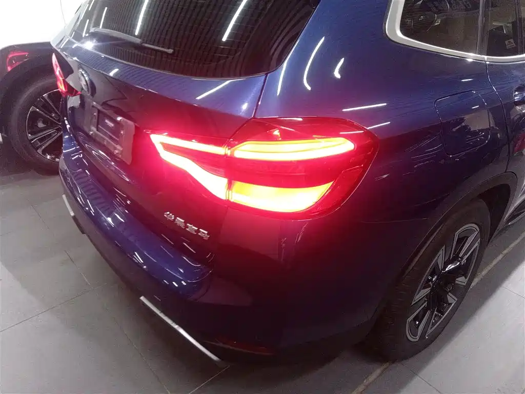 BMW iX3 2021 — фото 24