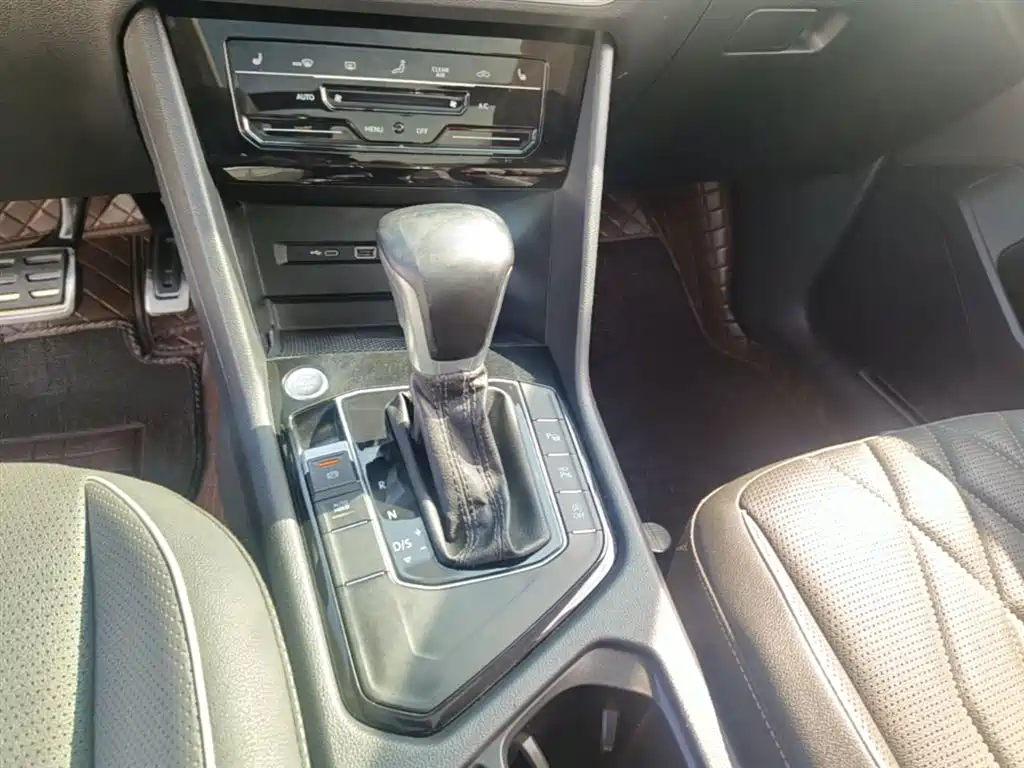 Volkswagen Tiguan L 2022 — фото 14