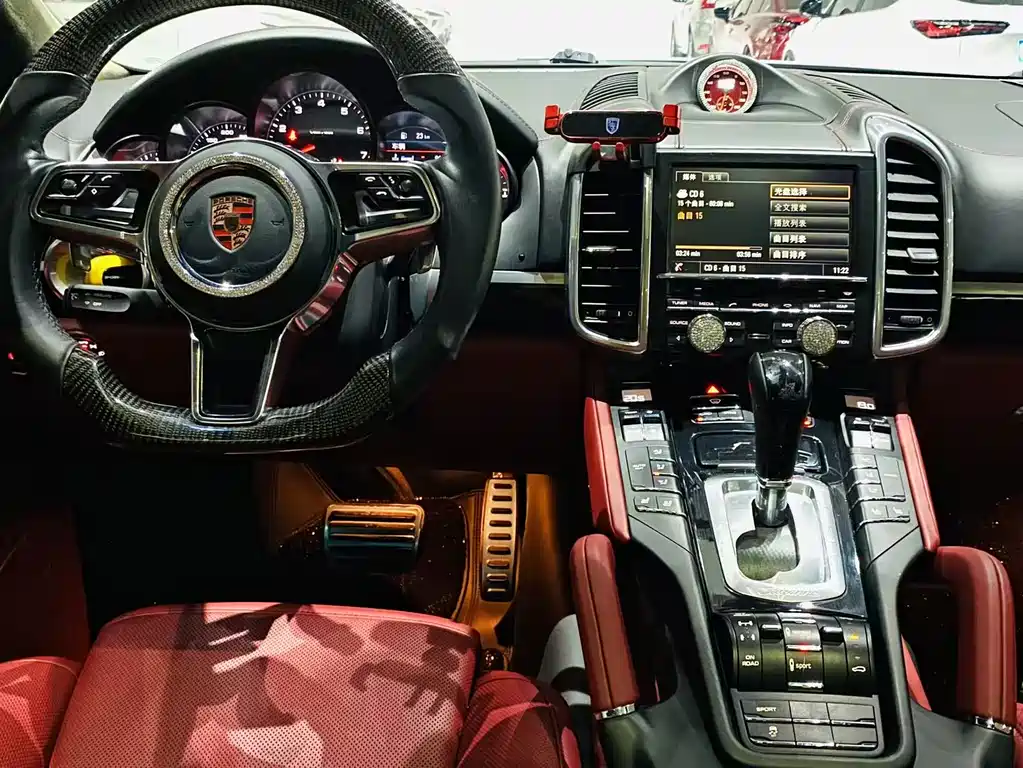 Porsche Cayenne 2016 — фото 8