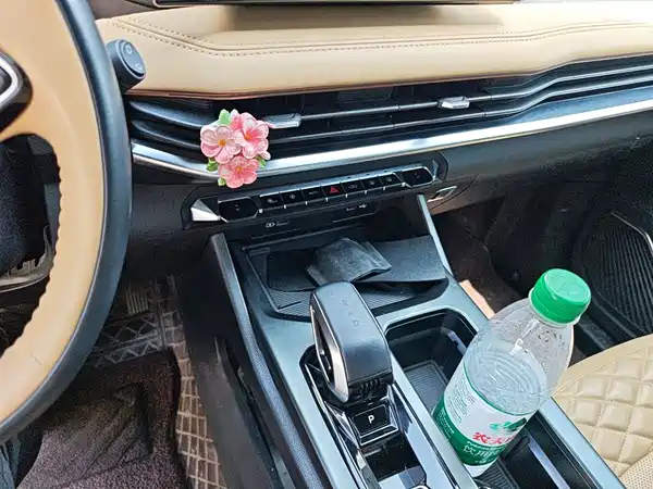 Geely Haoyue L 2023