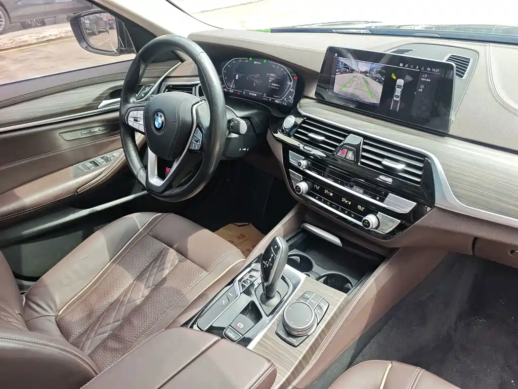 BMW 5 Series New Energy 2020 — фото 9
