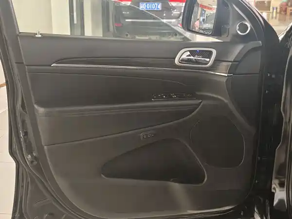 Jeep Grand Cherokee 2020
