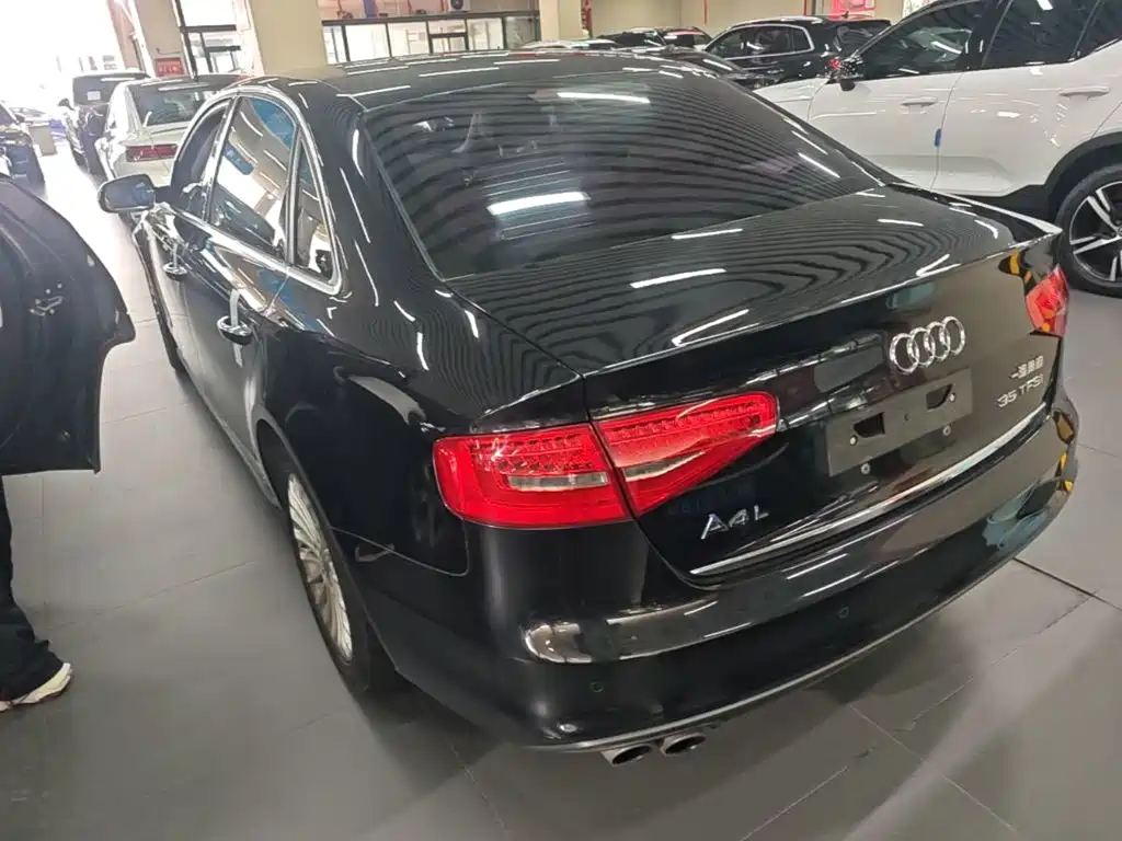 Audi A4L 2016