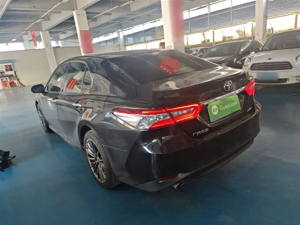 Toyota Camry 2020 — фото 5