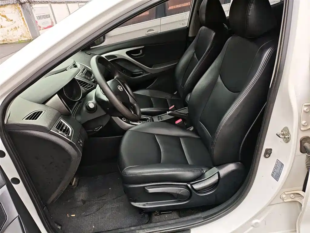 Hyundai Elantra Langdong 2016 — фото 15