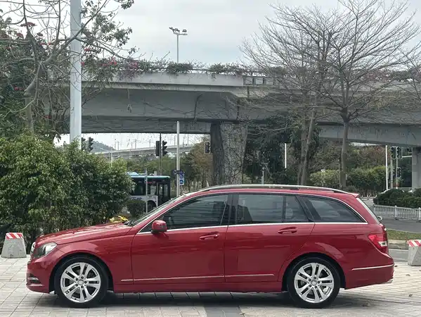 Mercedes-Benz C-Class 2011