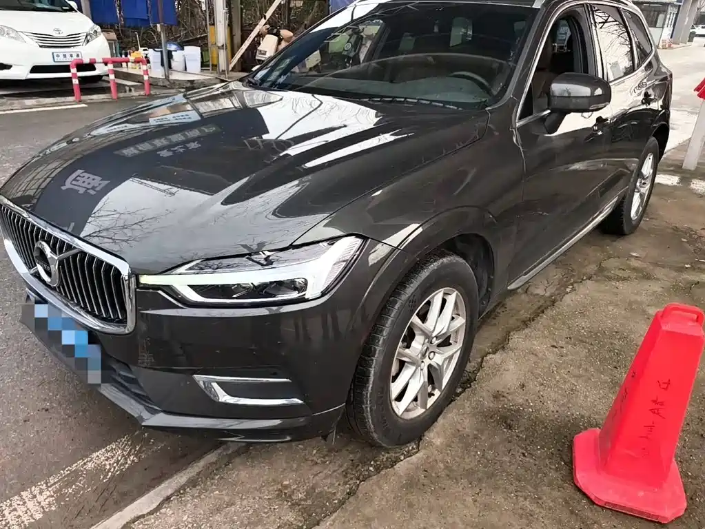 Volvo XC60 2020 — фото 1