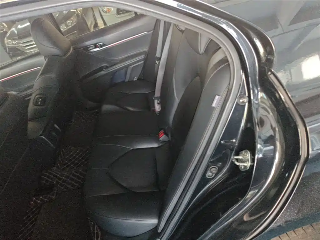 Toyota Camry 2020 — фото 17