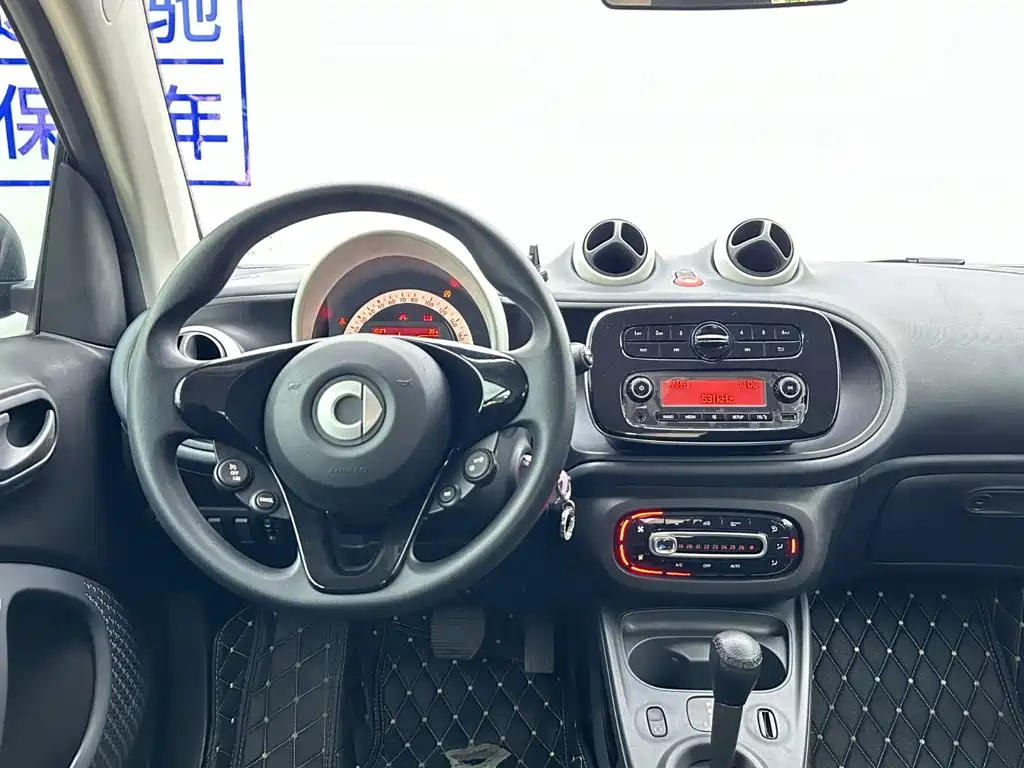 smart fortwo 2018 — фото 12