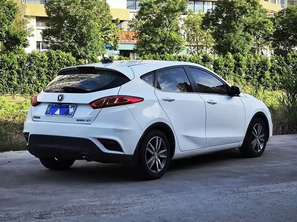 Changan Eado XT 2015 — фото 5