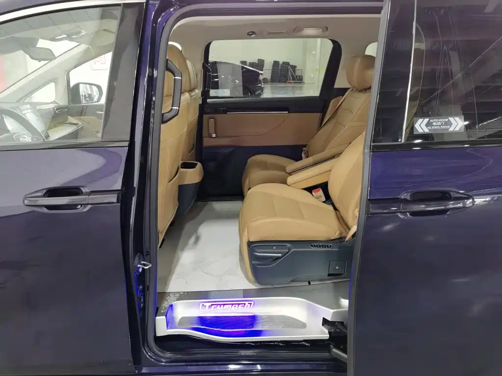 GAC Trumpchi E8 PHEV 2024 — фото 15