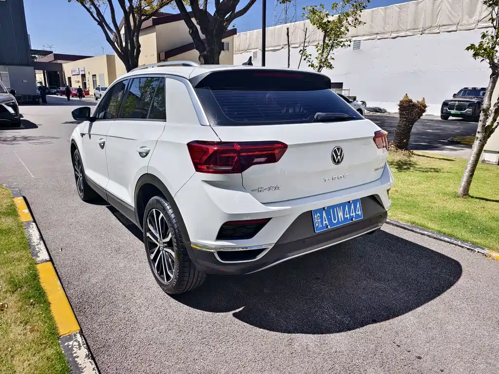 Volkswagen T-Roc 2022 — фото 9