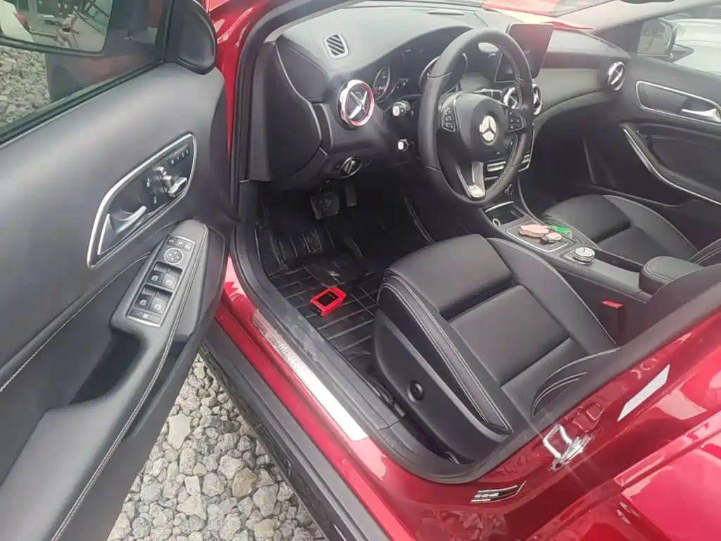 Mercedes-Benz GLA 2018 — фото 16