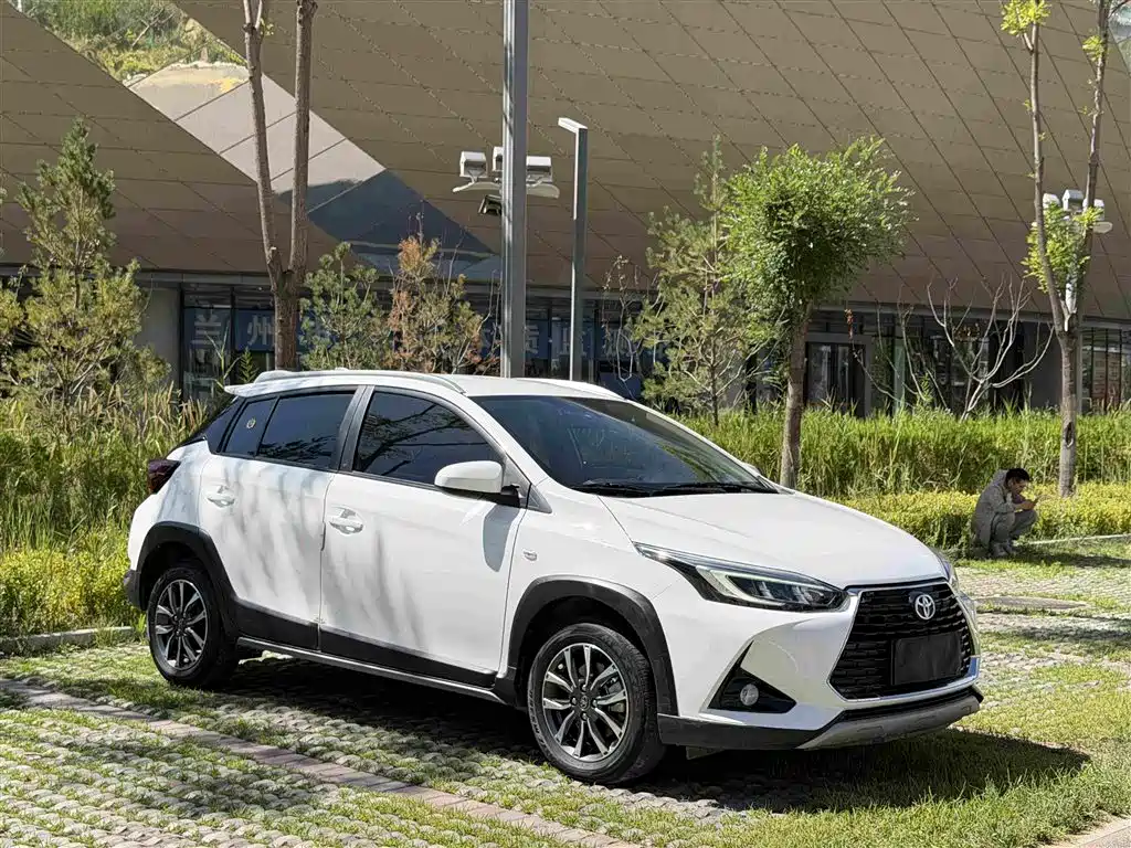 Toyota Yaris L 2023