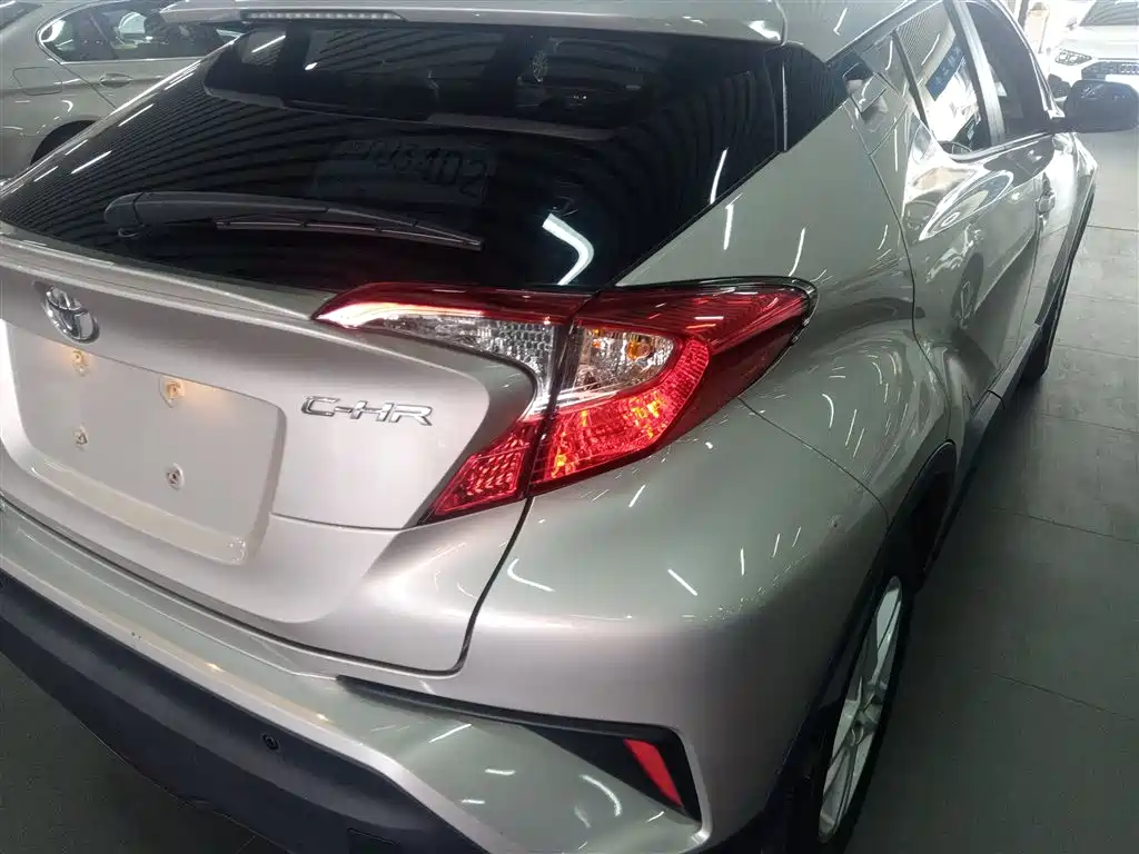 Toyota C-HR 2021 — фото 24