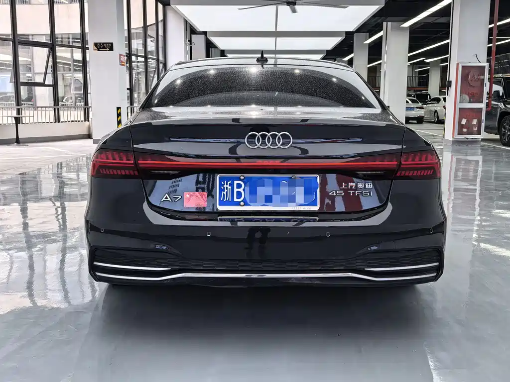 Audi A7L 2024 — фото 8
