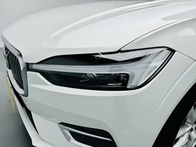 Volvo XC60 2021 — фото 16