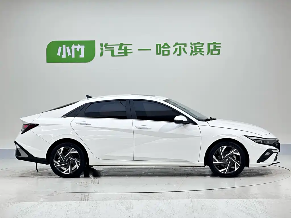 Hyundai Elantra 2023