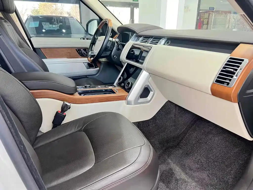 Land Rover Range Rover 2019 — фото 11