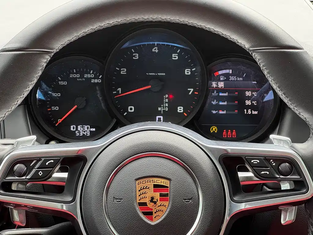 Porsche Macan 2018 — фото 22