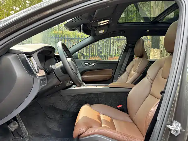 Volvo XC60 2022
