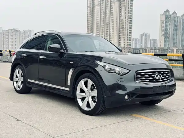 Infiniti FX 2011
