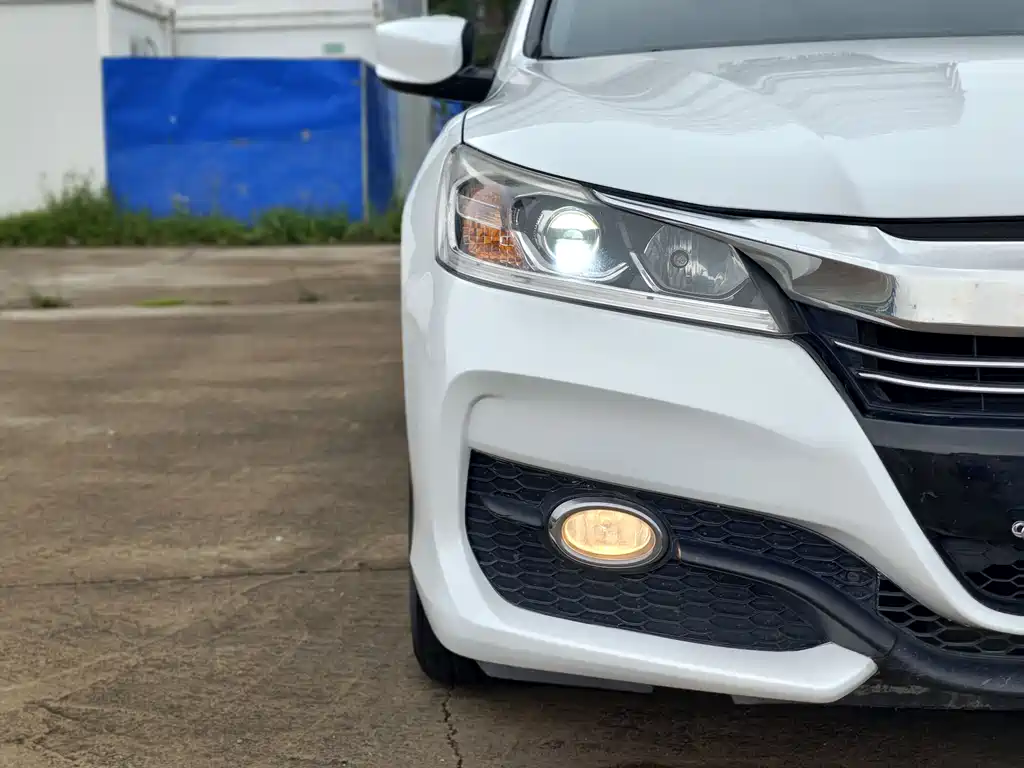 Honda Accord 2017 — фото 9