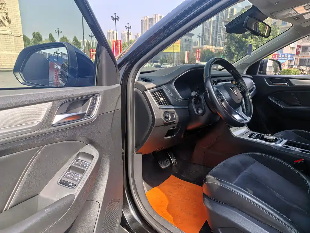 Roewe RX5 New Energy 2017 — фото 10