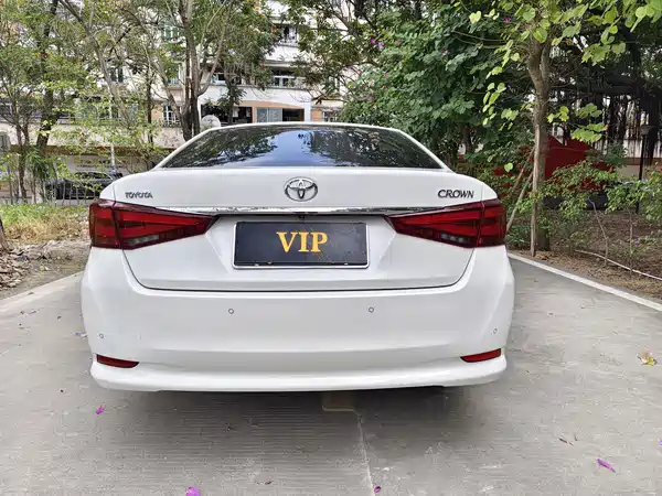 Toyota Crown 2015