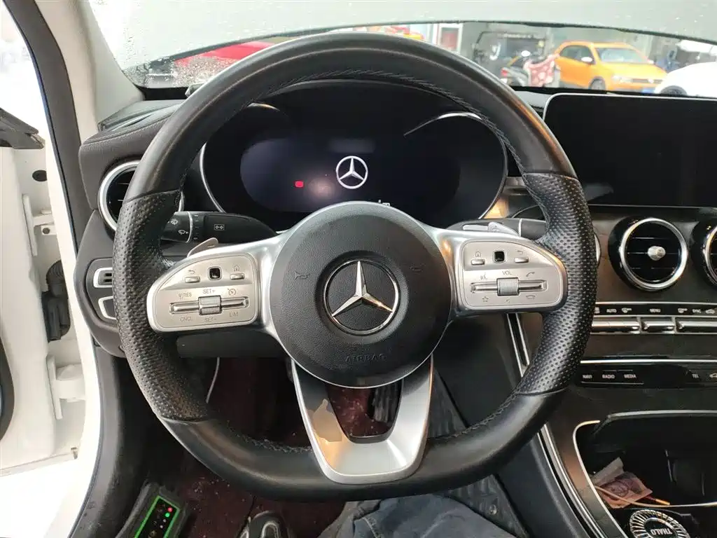 Mercedes-Benz C-Class 2019 — фото 7